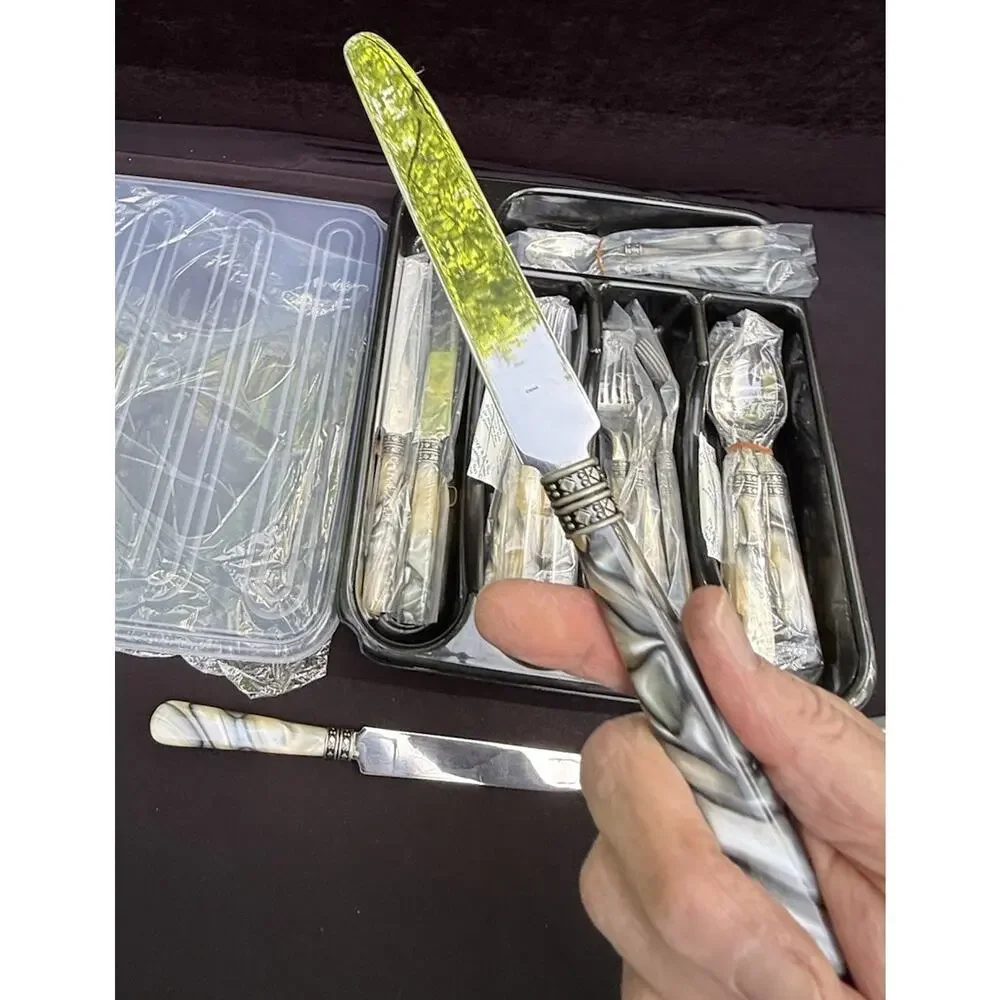 Barenthal Elegant 20-pc. Stainless Steel SilverwareSet Tortue Sandstone New!